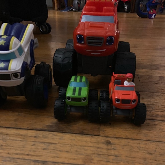 Blaze & the monster machines bundle w darington - Picture 5 of 6